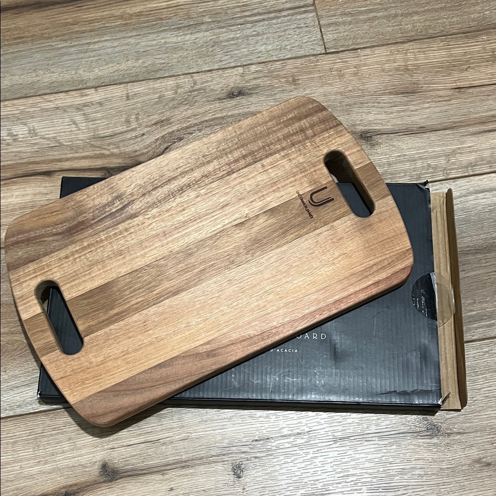 NIB Uncommon James Acacia Wood CheeseBoard